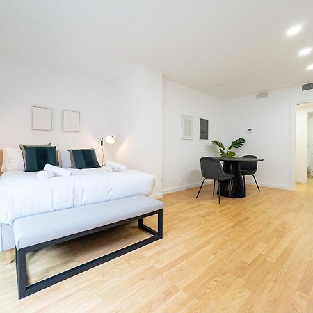 Stay U-Nique Apartments Albeniz Bcn L'Hospitalet de Llobregat Luaran gambar