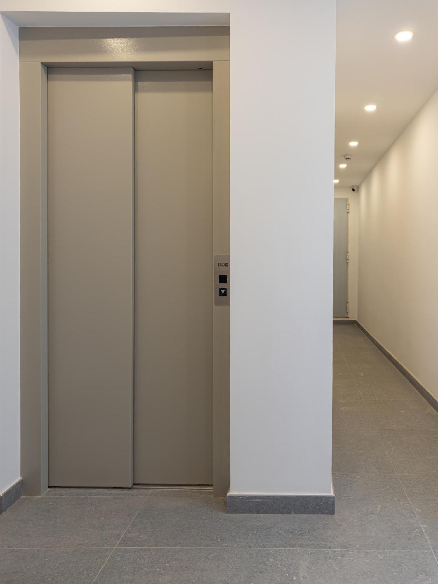 Stay U-Nique Apartments Albeniz Bcn L'Hospitalet de Llobregat Luaran gambar